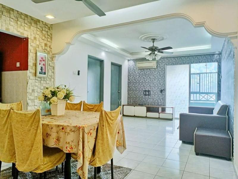 Apartment for Sale at Pangsapuri Beringin - Sri Rohayu Yusof - Dining Room - PropertyGuru.com.my