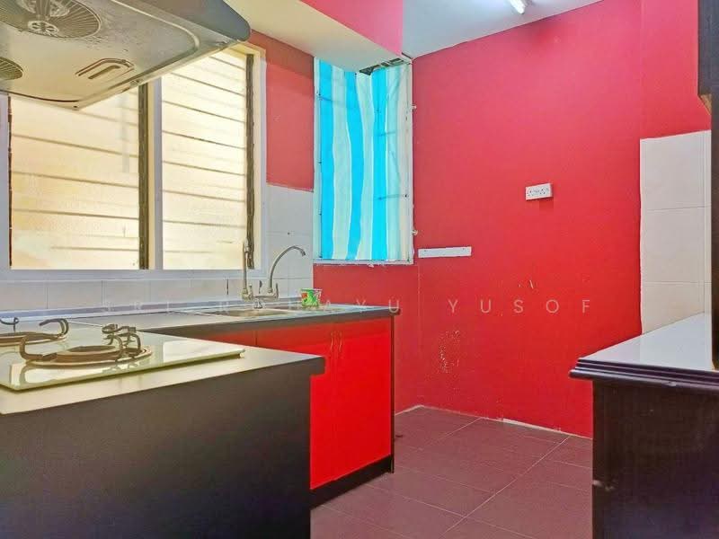 Apartment for Sale at Pangsapuri Beringin - Sri Rohayu Yusof - Kitchen - PropertyGuru.com.my