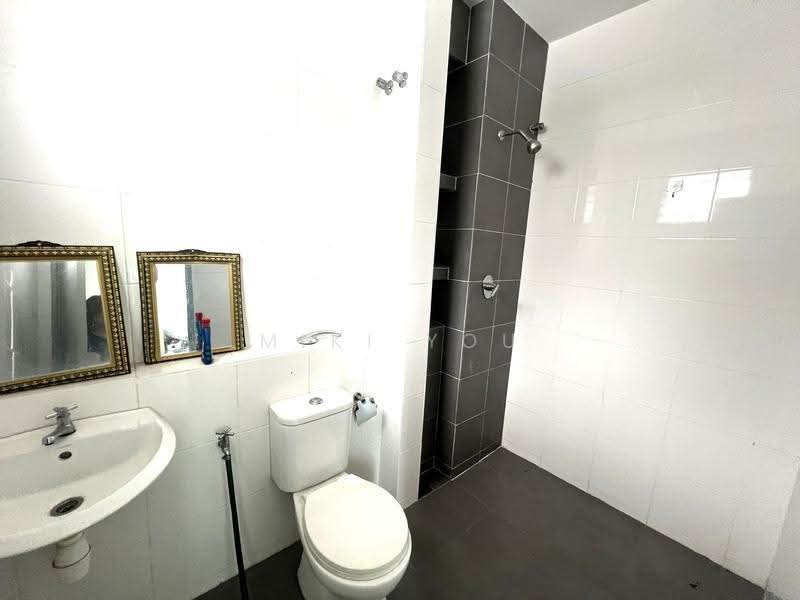 Rumah Teres 2-Tingkat untuk Disewa di Bandar Rimbayu (Telok Panglima Garang) - Miki You - Bathroom - PropertyGuru.com.my
