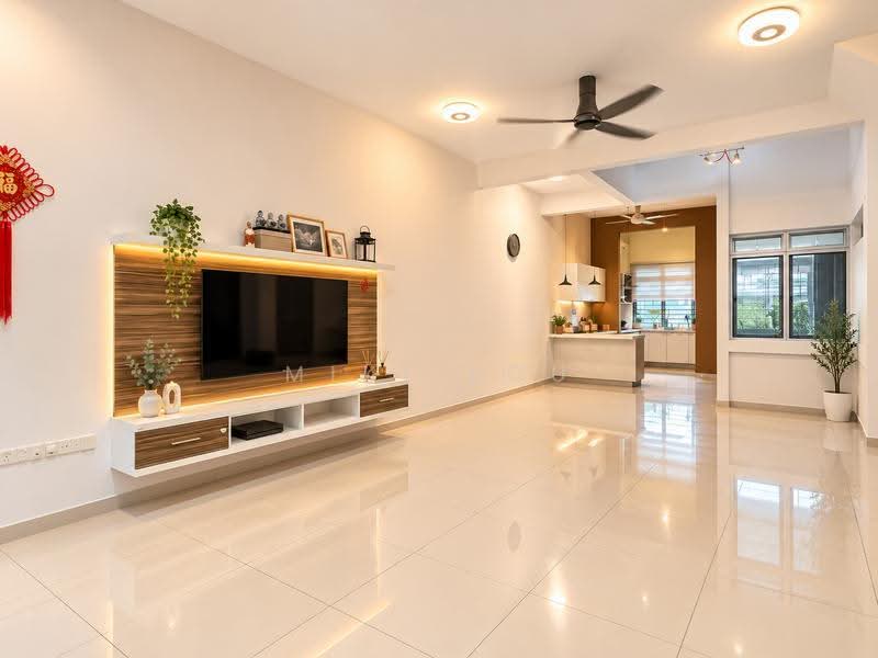 Rumah Teres 2-Tingkat untuk Disewa di Bandar Rimbayu (Telok Panglima Garang) - Miki You - Living Room - PropertyGuru.com.my