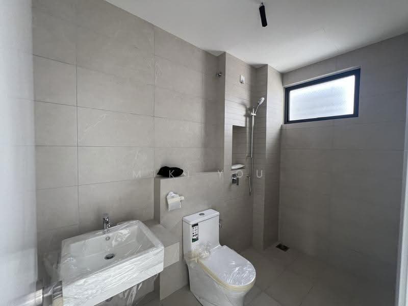 Rumah Teres 2-Tingkat untuk Dijual di Bandar Rimbayu (Telok Panglima Garang) - Miki You - Bathroom - PropertyGuru.com.my