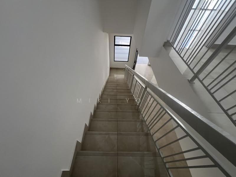 Rumah Teres 2-Tingkat untuk Dijual di Bandar Rimbayu (Telok Panglima Garang) - Miki You - Corridor - PropertyGuru.com.my