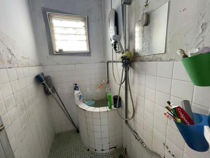 Rumah Teres 1-Tingkat untuk Dijual di SS4 (Petaling Jaya) - Richard Liew - Bathroom - PropertyGuru.com.my