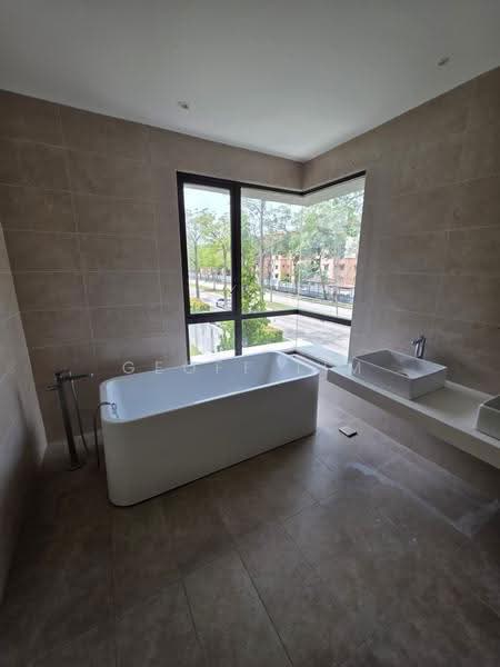 Bungalow House for Sale in Kota Kemuning (Shah Alam) - Geoff Lim - Bathroom - PropertyGuru.com.my