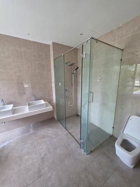 Bungalow House for Sale in Kota Kemuning (Shah Alam) - Geoff Lim - Bathroom - PropertyGuru.com.my