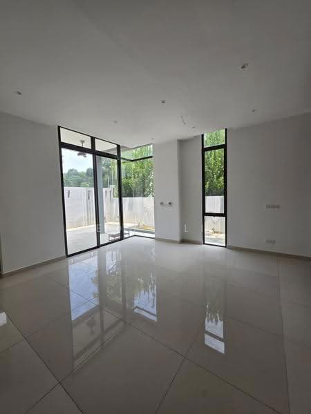 Bungalow House for Sale in Kota Kemuning (Shah Alam) - Geoff Lim - Living Room - PropertyGuru.com.my