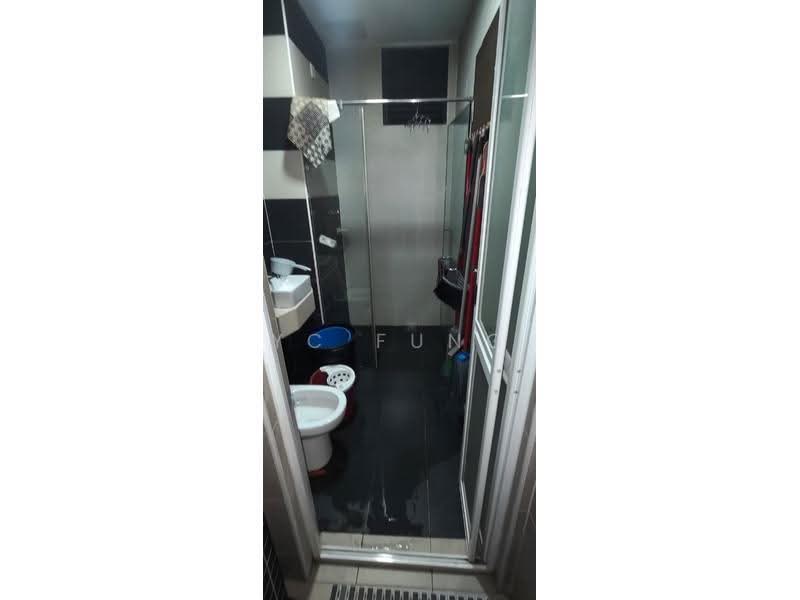 Service Residence for Rent at D'Secret Garden (Pangsapuri Kempas Indah) - YC Fung - Bathroom - PropertyGuru.com.my