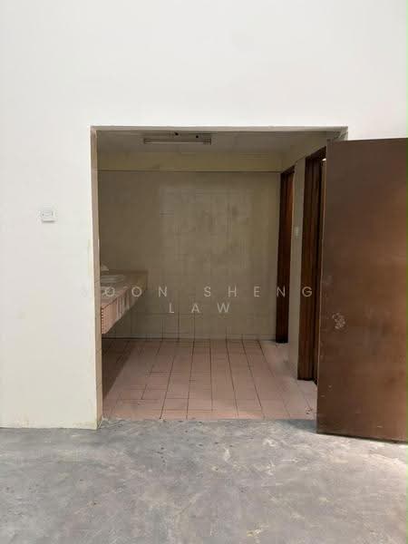 Shop for Rent in Bandar Tun Hussein Onn (Cheras) - Soon Sheng Law - Bathroom - PropertyGuru.com.my