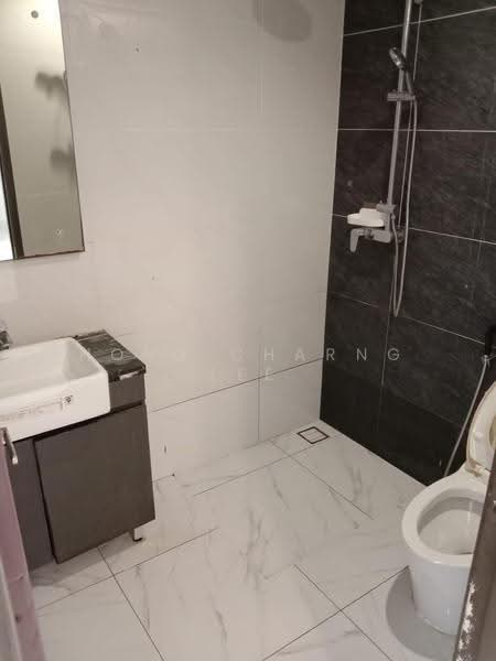 Condominium for Rent at Bay Laurel @ Country Garden Danga Bay - Hong Charng Lee - Bathroom - PropertyGuru.com.my