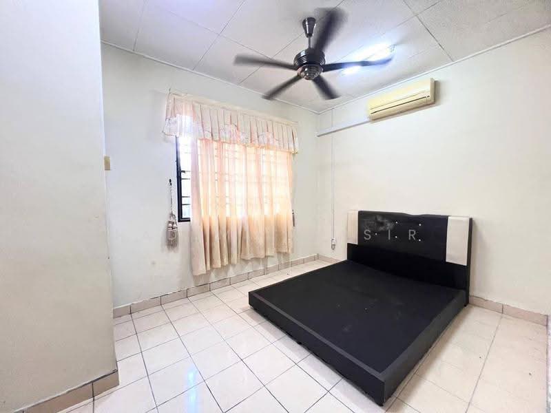 Rumah Teres 2-Tingkat untuk Dijual di Semenyih (Selangor) - Nadzmie Nasir - Bedroom - PropertyGuru.com.my
