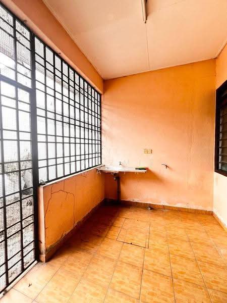 Rumah Teres 2-Tingkat untuk Dijual di Semenyih (Selangor) - Nadzmie Nasir - Balcony - PropertyGuru.com.my