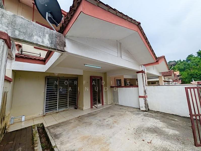 Terraced House for Sale in Aman Putri (Sungai Buloh) - NORFADILAH ZAINUDDIN - Exterior - PropertyGuru.com.my