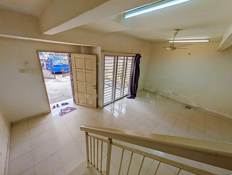 Terraced House for Sale in Aman Putri (Sungai Buloh) - NORFADILAH ZAINUDDIN - Entrance - PropertyGuru.com.my