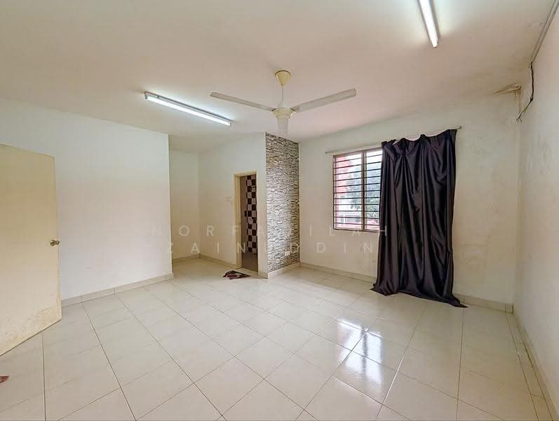 Terraced House for Sale in Aman Putri (Sungai Buloh) - NORFADILAH ZAINUDDIN - Living Room - PropertyGuru.com.my