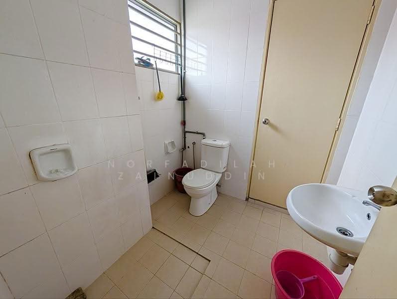 Terraced House for Sale in Aman Putri (Sungai Buloh) - NORFADILAH ZAINUDDIN - Bathroom - PropertyGuru.com.my