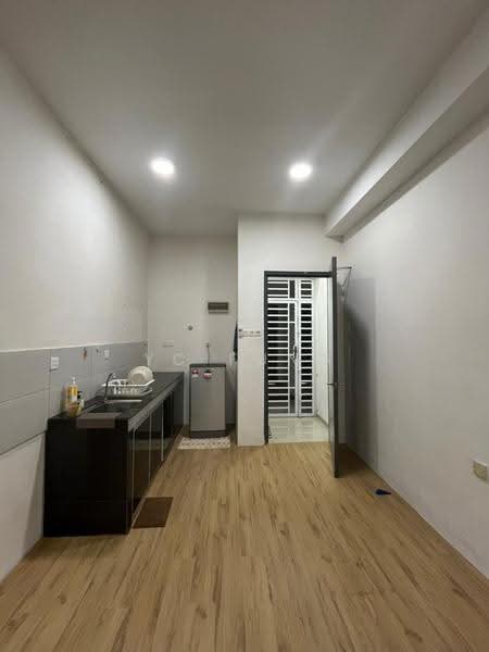 Kediaman Servis untuk Disewa di D'carlton (Residensi Seri Mega) - YC Fung - Kitchen - PropertyGuru.com.my