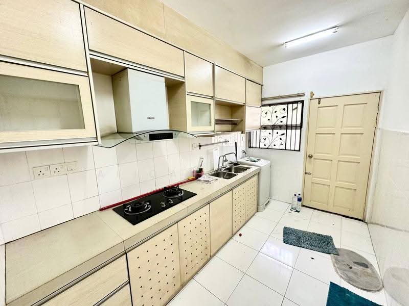 2-storey Terraced House for Sale in Denai Alam (Shah Alam) - Afiqah zaidi - Kitchen - PropertyGuru.com.my
