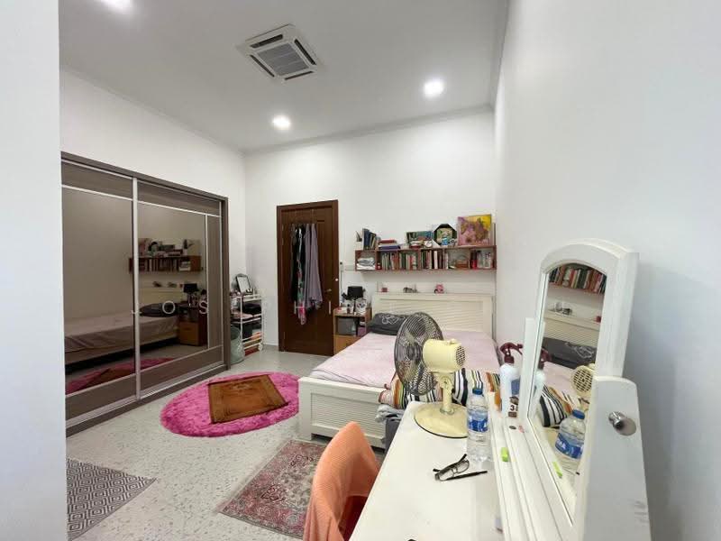 Rumah Berkembar untuk Dijual di Glenmarie (Selangor) - Josephine Chou - Bedroom - PropertyGuru.com.my