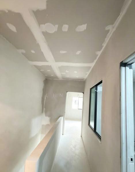 Rumah Teres 2-Tingkat untuk Dijual di Kota Masai (Pasir Gudang) - Melinda Ee - Corridor - PropertyGuru.com.my