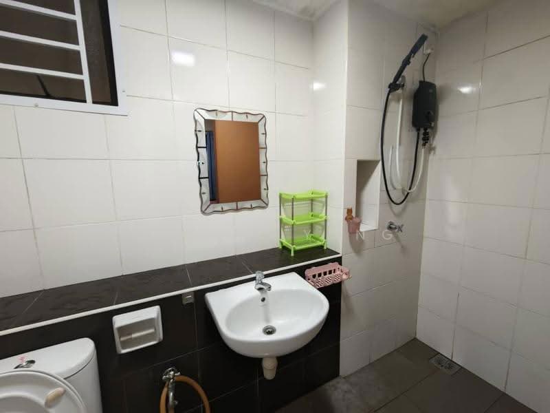 Kediaman Servis untuk Disewa di Sky Gardens Residences - Daniel Yong - Bathroom - PropertyGuru.com.my