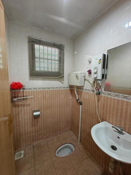 Rumah Teres 1-Tingkat untuk Disewa di Taman Suria (Johor Bahru) - YC Fung - Bathroom - PropertyGuru.com.my