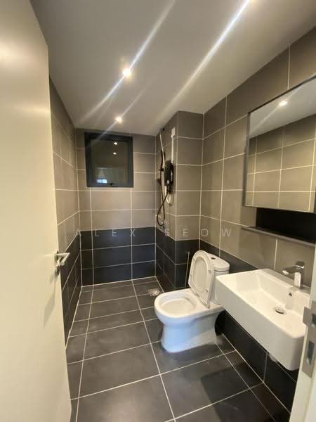 Kediaman Servis untuk Disewa di D'Clover Residences - Alex Seow - Bathroom - PropertyGuru.com.my