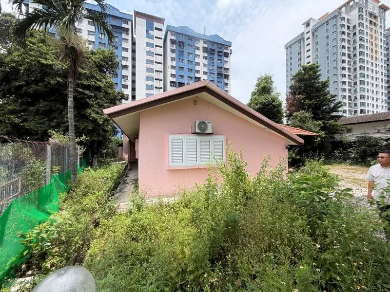 Bungalow House for Sale in SS1 (Petaling Jaya) - Afiqah zaidi - PropertyGuru.com.my