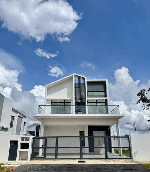 Cluster House for Sale in Sri Lalang (Kluang) - Hannah - Exterior - PropertyGuru.com.my