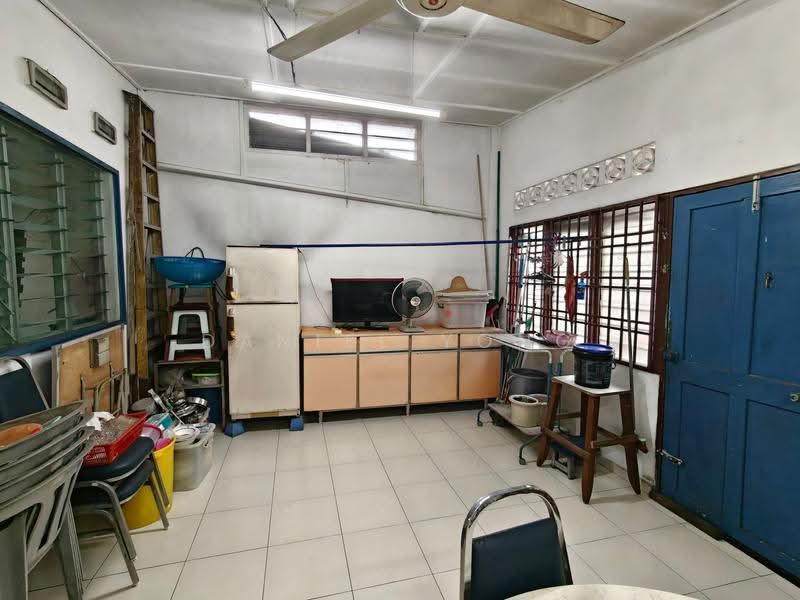 1-storey Terraced House for Sale in Taman Abad (Johor Bahru) - Daniel Yong - Kitchen - PropertyGuru.com.my
