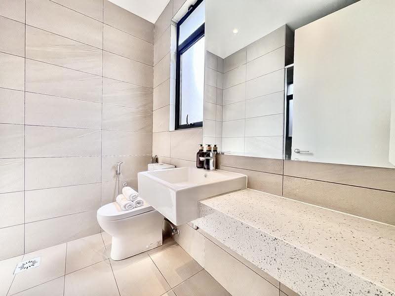 Semi-Detached House for Sale in Bandar Puteri Bangi (Bangi) - Rodhie . - Bathroom - PropertyGuru.com.my