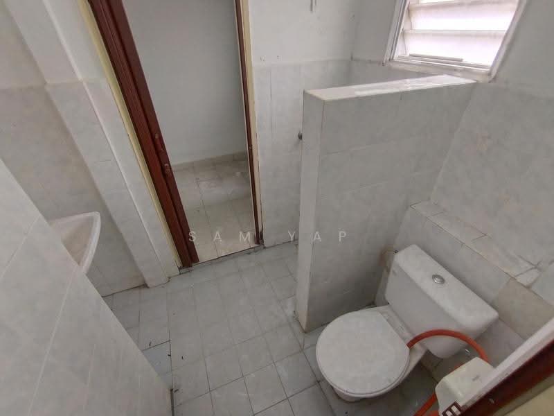 2-storey Terraced House for Sale in Taman Desa Bukit Cahaya (Cheras) - Sam Yap - Bathroom - PropertyGuru.com.my