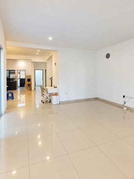2-storey Terraced House for Sale in Bandar Baru Permas Jaya (Permas Jaya) - Winson Tan - Living Room - PropertyGuru.com.my