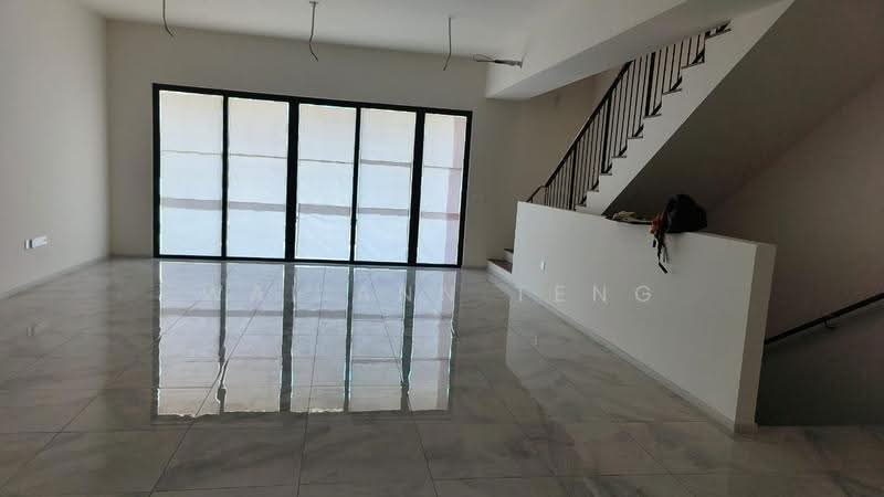 Terraced House for Sale in Taman Bukit Serdang (Seri Kembangan) - Wai Ann Teng - Living Room - PropertyGuru.com.my