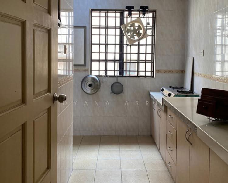 Rumah Teres 2-Tingkat untuk Dijual di Bukit Jelutong (Shah Alam) - Dyana Asri - Kitchen - PropertyGuru.com.my