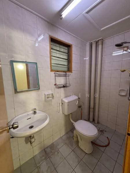 Apartment for Sale at Pangsapuri Sri Kemuning - Yigee Heng - Bathroom - PropertyGuru.com.my