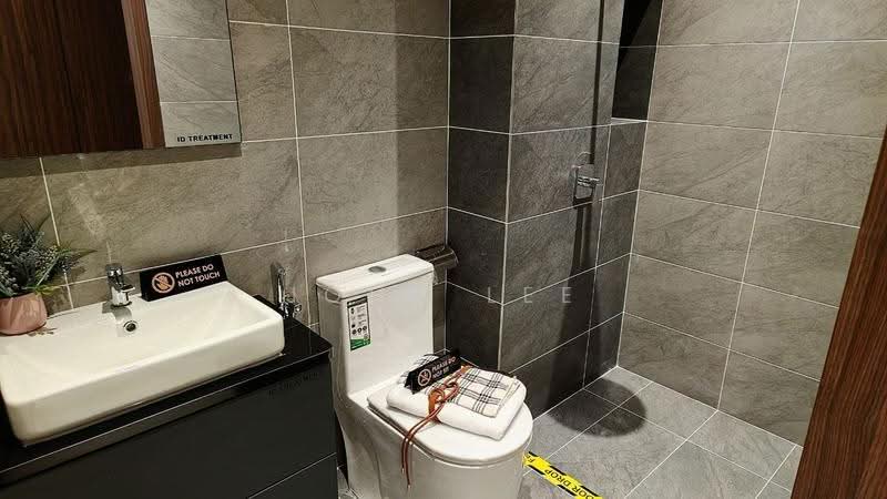 Commercial Land for Sale in Johor Bahru (Johor) - John Lee - Bathroom - PropertyGuru.com.my