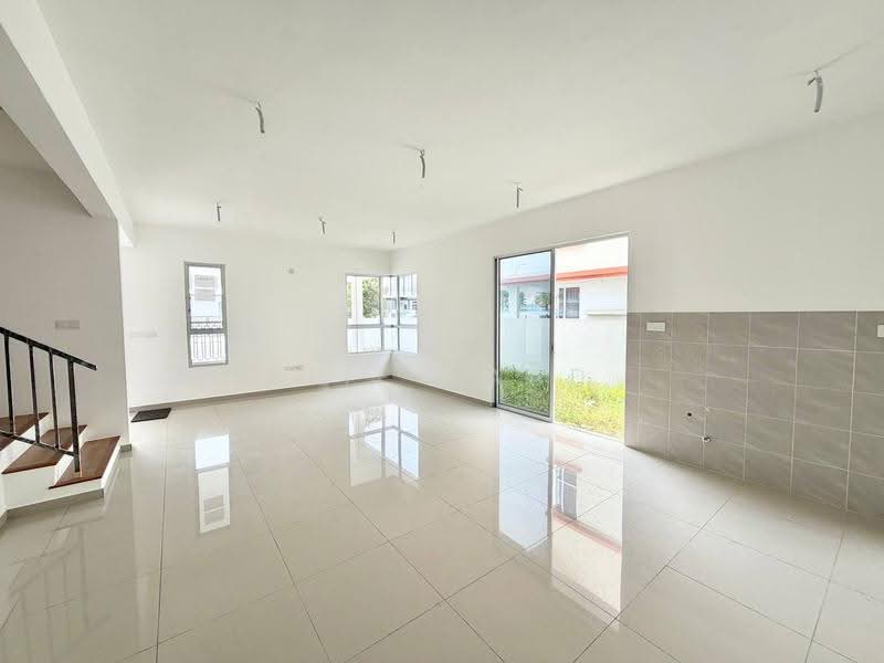 Rumah Kluster untuk Dijual di Alam Sari (Bangi) - Alif Saad - Living Room - PropertyGuru.com.my