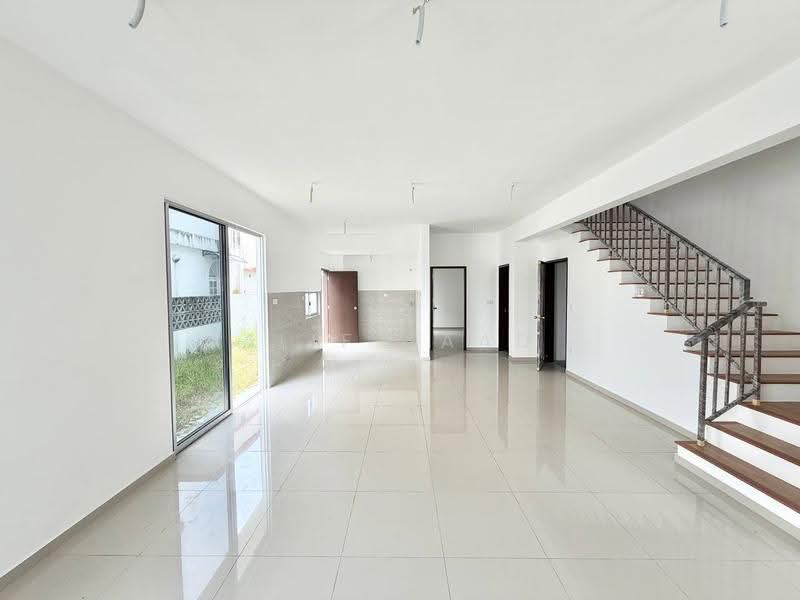 Rumah Kluster untuk Dijual di Alam Sari (Bangi) - Alif Saad - Living Room - PropertyGuru.com.my
