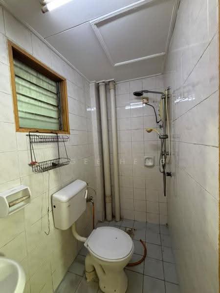 Apartment for Sale at Pangsapuri Sri Kemuning - Yigee Heng - Bathroom - PropertyGuru.com.my
