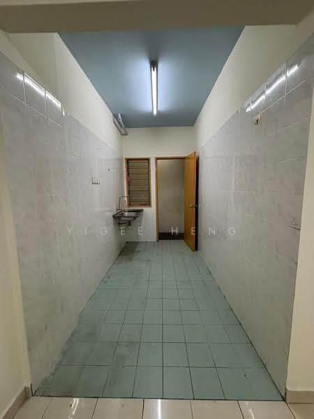Apartment for Sale at Pangsapuri Sri Kemuning - Yigee Heng - Kitchen - PropertyGuru.com.my