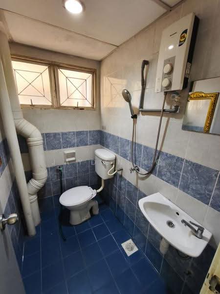 Apartment for Sale at Pelangi Apartment - Jayden Ho - Bathroom - PropertyGuru.com.my