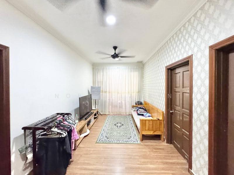 Semi-Detached House for Sale in Bandar Putra Permai (Seri Kembangan) - Norhafiz Bin Mohd Nor - Living Room - PropertyGuru.com.my