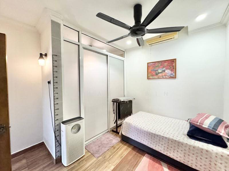 Semi-Detached House for Sale in Bandar Putra Permai (Seri Kembangan) - Norhafiz Bin Mohd Nor - Bedroom - PropertyGuru.com.my