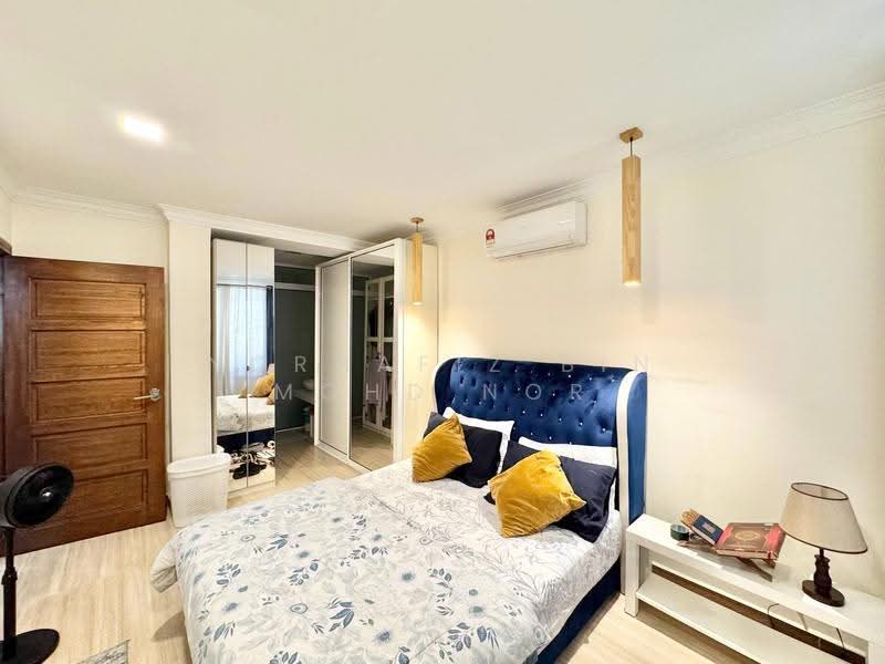Semi-Detached House for Sale in Bandar Putra Permai (Seri Kembangan) - Norhafiz Bin Mohd Nor - Bedroom - PropertyGuru.com.my