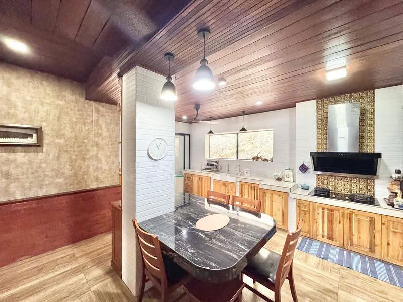 Semi-Detached House for Sale in Bandar Putra Permai (Seri Kembangan) - Norhafiz Bin Mohd Nor - Kitchen - PropertyGuru.com.my