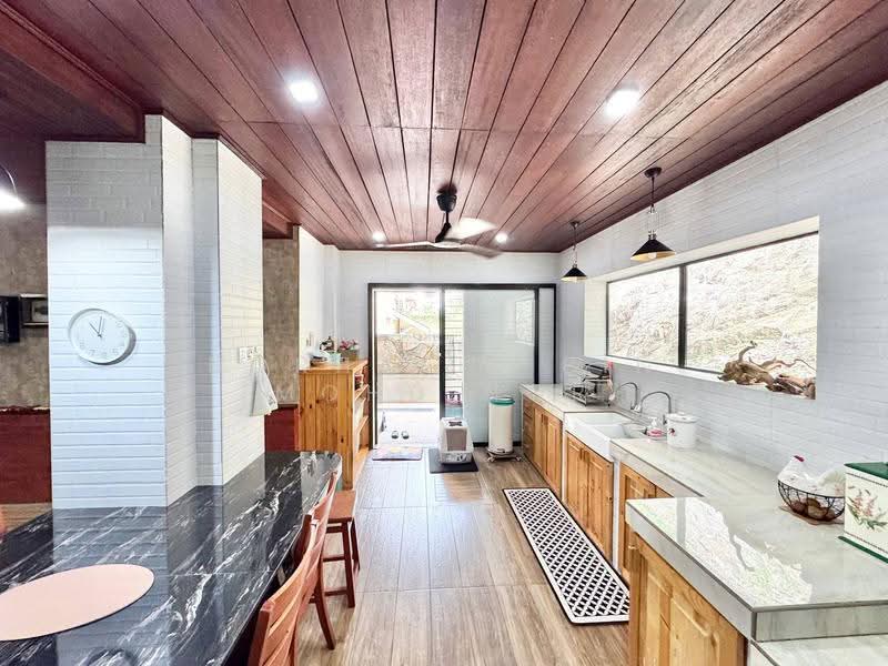 Semi-Detached House for Sale in Bandar Putra Permai (Seri Kembangan) - Norhafiz Bin Mohd Nor - Kitchen - PropertyGuru.com.my