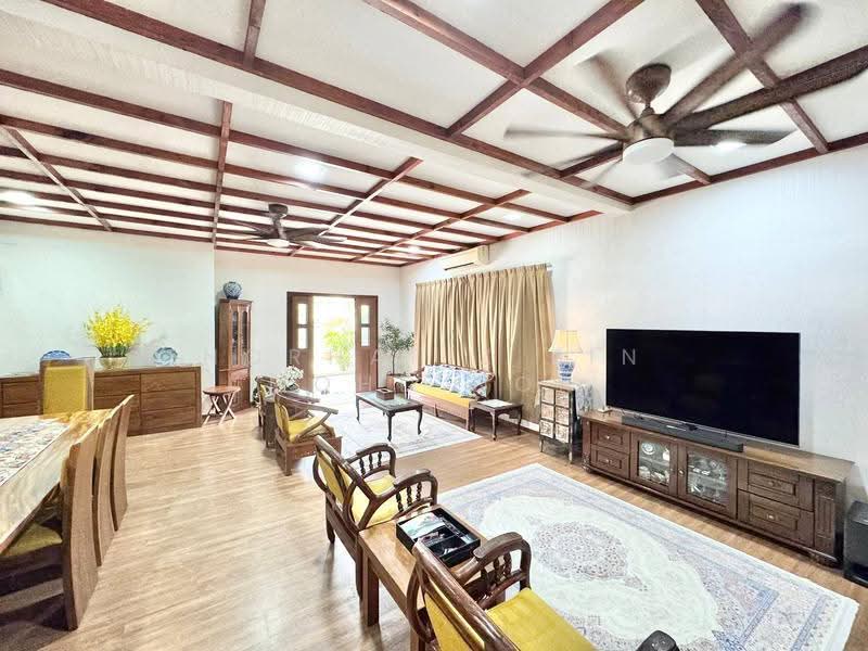 Semi-Detached House for Sale in Bandar Putra Permai (Seri Kembangan) - Norhafiz Bin Mohd Nor - Living Room - PropertyGuru.com.my