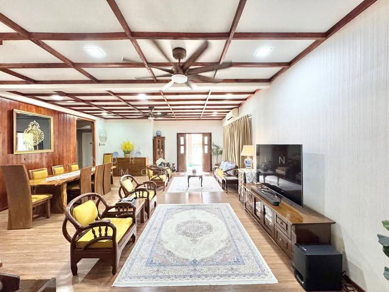 Semi-Detached House for Sale in Bandar Putra Permai (Seri Kembangan) - Norhafiz Bin Mohd Nor - Living Room - PropertyGuru.com.my