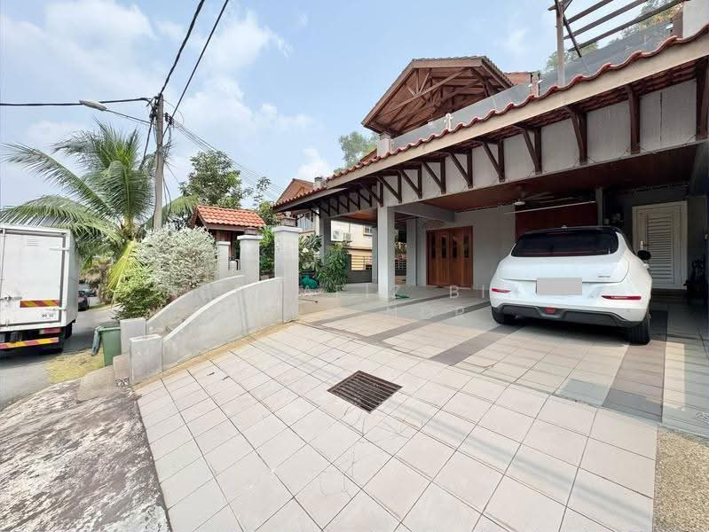 Semi-Detached House for Sale in Bandar Putra Permai (Seri Kembangan) - Norhafiz Bin Mohd Nor - Exterior - PropertyGuru.com.my