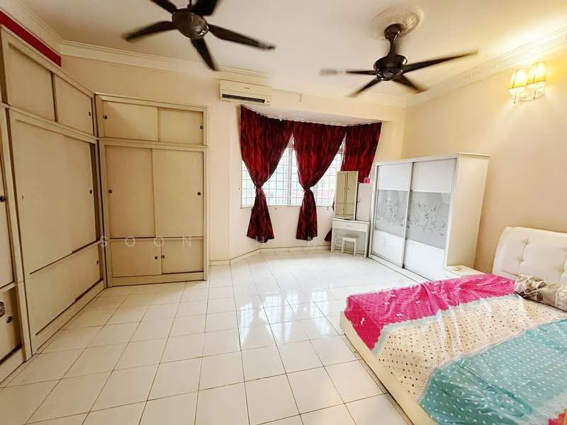Bungalow House for Sale in Bandar Rinching (Semenyih) - Soon Sheng Law - Bedroom - PropertyGuru.com.my